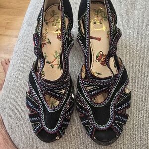 Chic Black Embroidered Women's Sandals